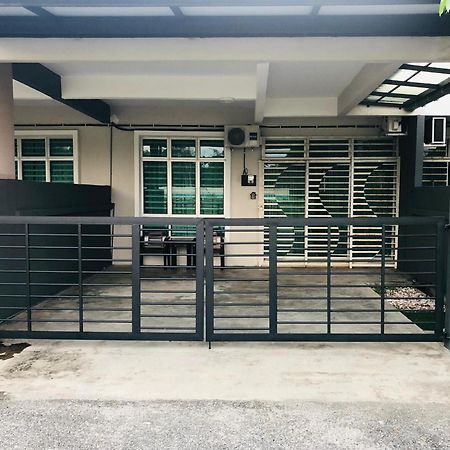 M2H Homestay Kuantan Exteriör bild